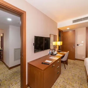Land Park Otel